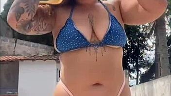 Eu Fico O Dia Todo Assim Quando O Pedreiro Está Aqui