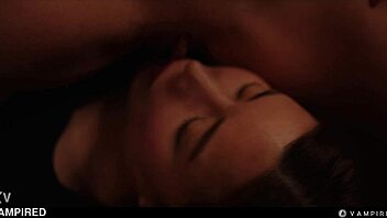 vampire lesbian threesome with emiri, maria nagai, and josephine jackson in halloween cosplay