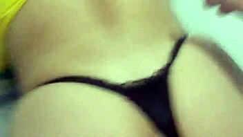 doña katty, a hotwife milf corna, chupando pauzão agora.