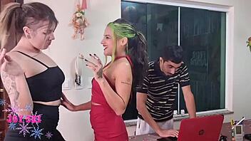 Curvy women seduced the IT technician and shared milk