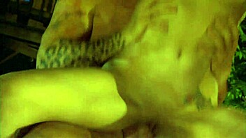 Delilah Strong's durable shaved vagina takes facial