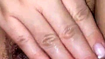 i watch my esposa masturbaet and finger her pusy