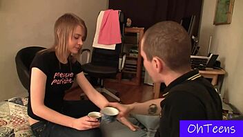 Janet and Kris Share Fun College Moments