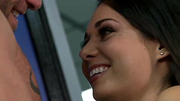 Quick 4K anal pounding for dirty whore