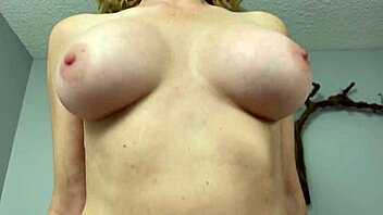 i'm a blonde milf with big tit's and perfect ass suckin and fuckin