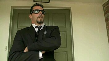 Milf Babe Gets Wet Pussy Fucked To Orgasm In One-On-One Session