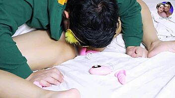 Wanna lick my pussy, bro? Come get it! 😜