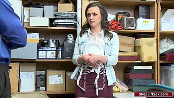 Officer punishes teen for phone theft with blowjob