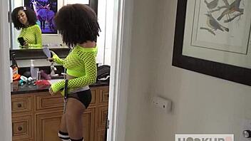 i ride that huge rough cock hard