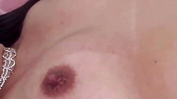 Novinha Gets Nua and Uses Her Brinquedos - Parte 1?