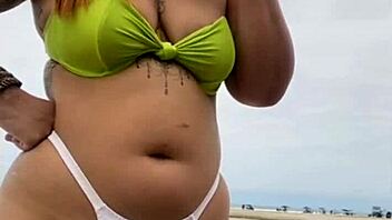 O Virgem Vai Comer o Meu Cu na Praia