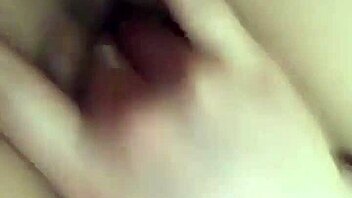 i watch this girl masturbatin her pussy live, it's so hot i can't stop lookin