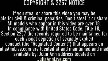 Sex Queen Julia Ann Sucks Dick
