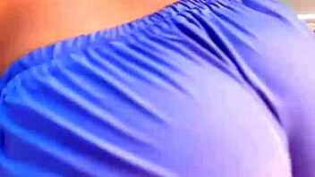 Roseredvip Intensely Licks And Dives Into Pussy.