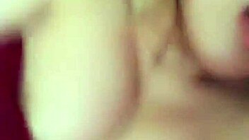 i watch this girl masturbatin her pussy live, it's so hot i can't stop lookin