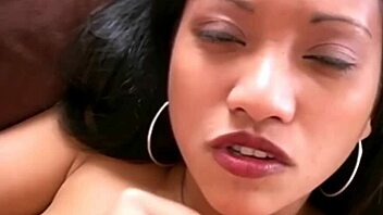 i'm the brunette whore with good tits masturbating