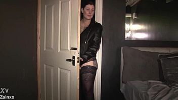 Pakistani guy fucks British swinger! 😈