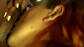 i spot my roommate in virtual chat with boyfriend, then we get close