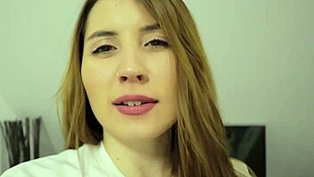 girl pops balloons in pantyhose and stockings