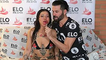 Shaketi babe in the foreplay before a spicy scene
