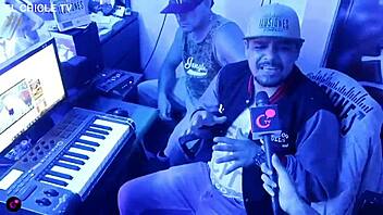 i sing on buses to become a master composer and singer