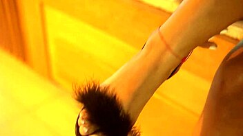 i spot my roommate in virtual chat with boyfriend, then we get close