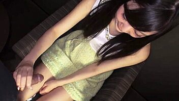 uhh, wanna see my lil thing? natsumi oowada here!