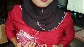 Black Hijab Transgirl Slut Masturbates to Sticky Finish