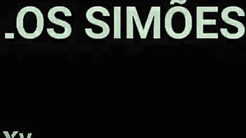 Молодая татуированная садится на большой член друга