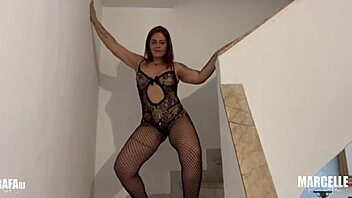 perdi a aposta e tive que dar a buceta e o cuzinho para meu primo e seus amigos dotados um gang interracial de tirar o f�lego