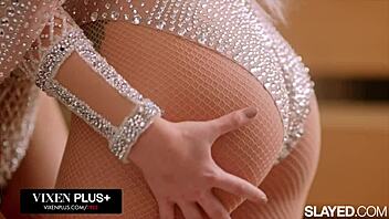 Vixenplus Elsa Jeans' Perfect Pussy Lips Fucked With Allie Nicole