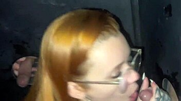 Fui Com Minha Amiga No Glory Hole Da Casa De Swing