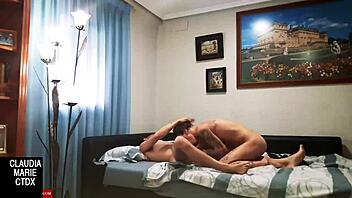 Amateur couple's home fucking during coronavirus quarantine.