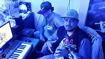 i sing on buses to become a master composer and singer