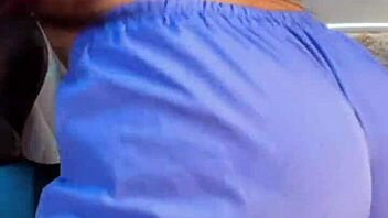 Roseredvip Intensely Licks And Dives Into Pussy.