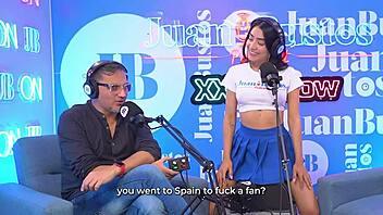 Watch little kinky colombian mayraoficial cum hard on the sybian machine in juan bustos podcast interview!