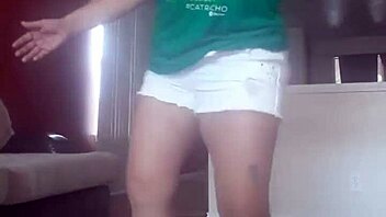 אוהבת לרקוד עם הפרטנר הסקסי שלי