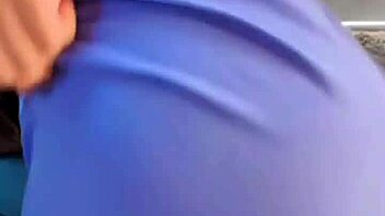 Roseredvip Intensely Licks And Dives Into Pussy.