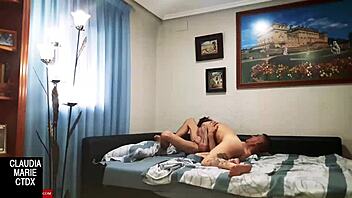 Amateur couple's home fucking during coronavirus quarantine.