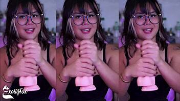 Hey, jerk off to my Asian ass with dirty talk and teasing play, gooner boy! 😜