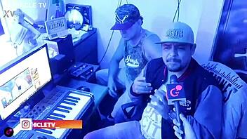 i sing on buses to become a master composer and singer