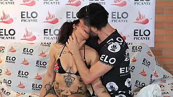 Shaketi babe in the foreplay before a spicy scene
