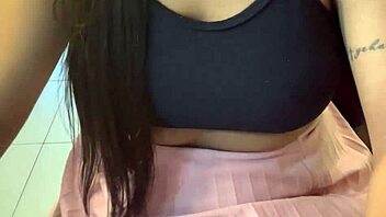 esposa com negão pirocudo no motel dando gostoso corno filmando ela gozou no pau do negão ele deu o troco gozando na cara dela e no corpo todo o corno não se aguentou e gozou na boca dela