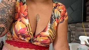 House cleaning turns into wild pussy flashing