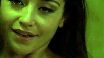 lesbian gfs realize they love each other with scissoring