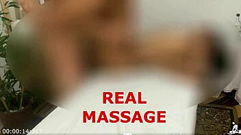 Osasco Wife Caught Giving Pussy to Latina Masseuse