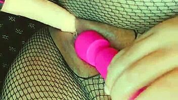 nice pregnant bbw shows off her pussy.