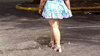 big juicy fat ass busty girl flashes curvy booty in public