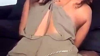 La congolaise, a beautiful african woman with juicy features