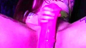 I ridin' dildo pink drip.